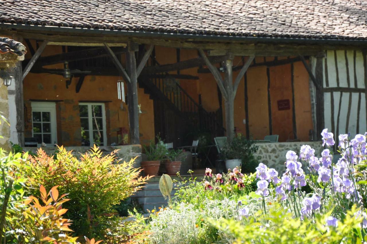 Domaine De Hongrie Nogaro Bagian luar foto